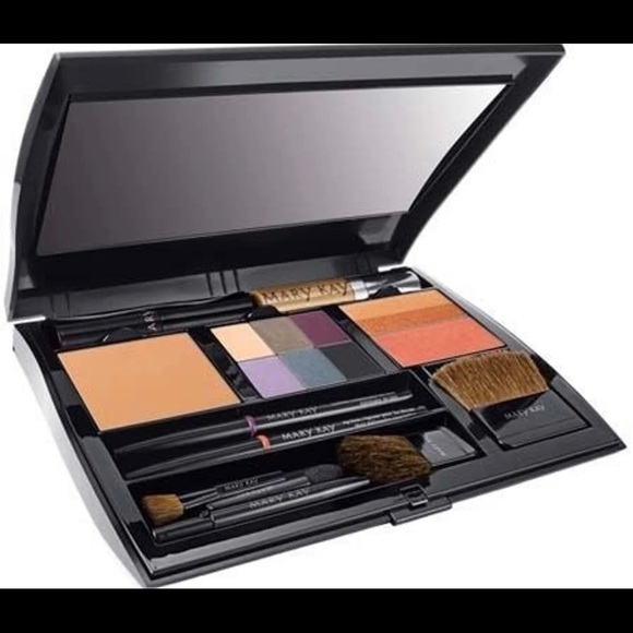 Mary Kay Compact Pro - Picture 1 of 2
